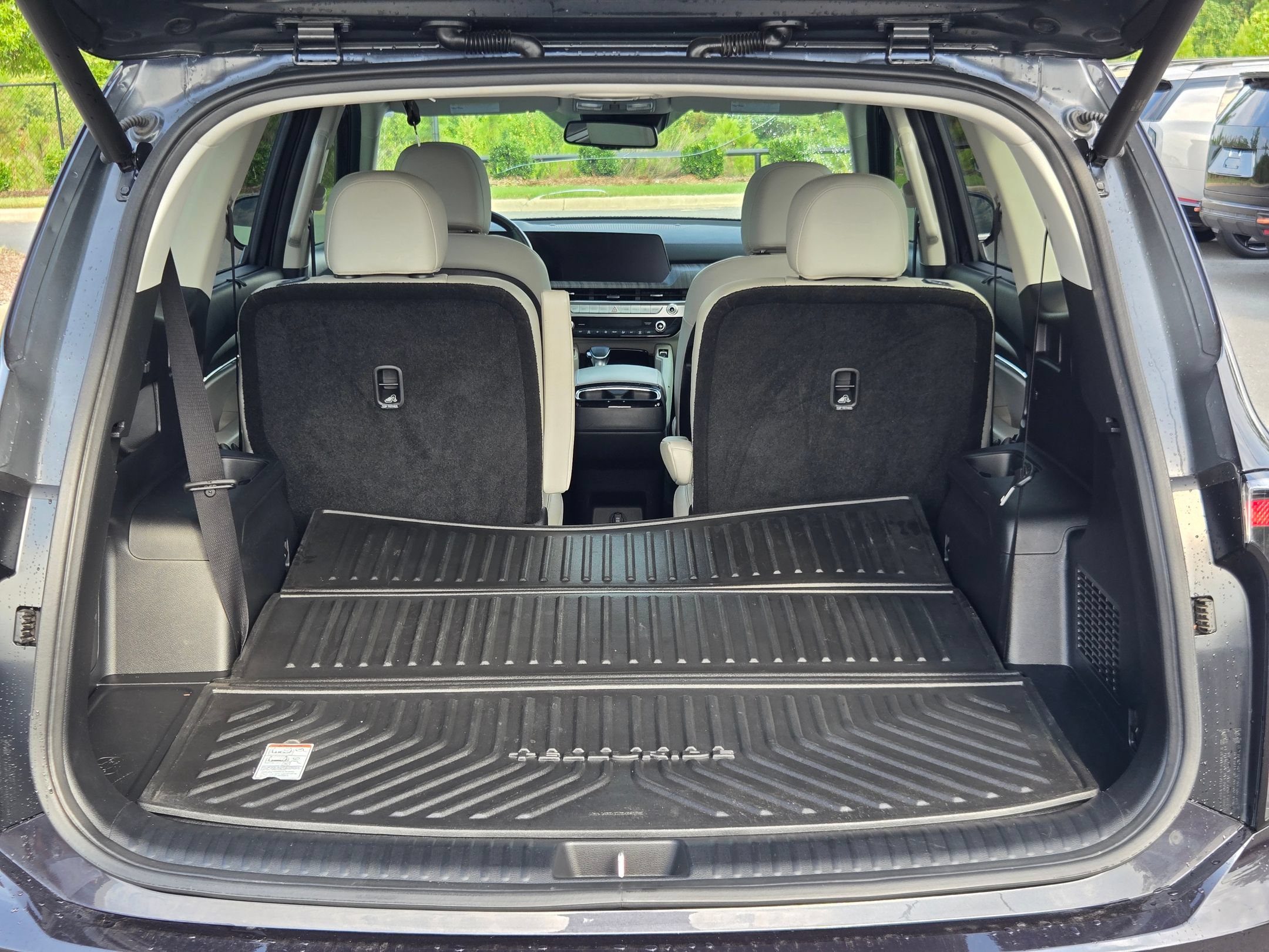 Used 2025 Kia Telluride EX w/ EX Captain's Chair Package FWD image 18