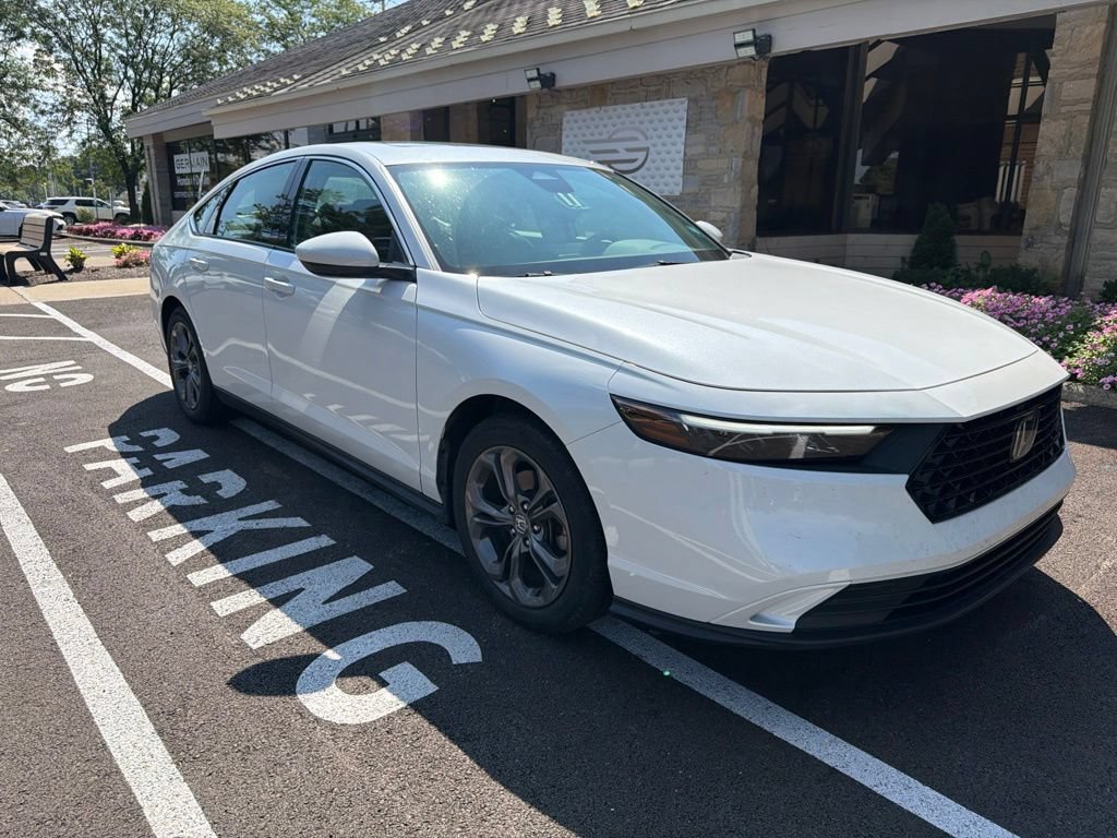 Certified 2023 Honda Accord EX image 4