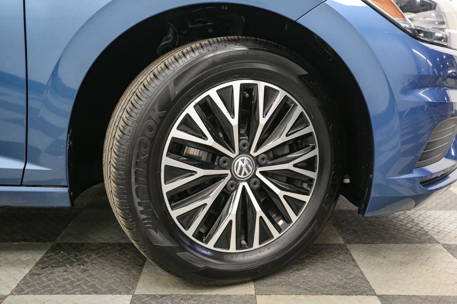 Certified 2019 Volkswagen Jetta SE image 15