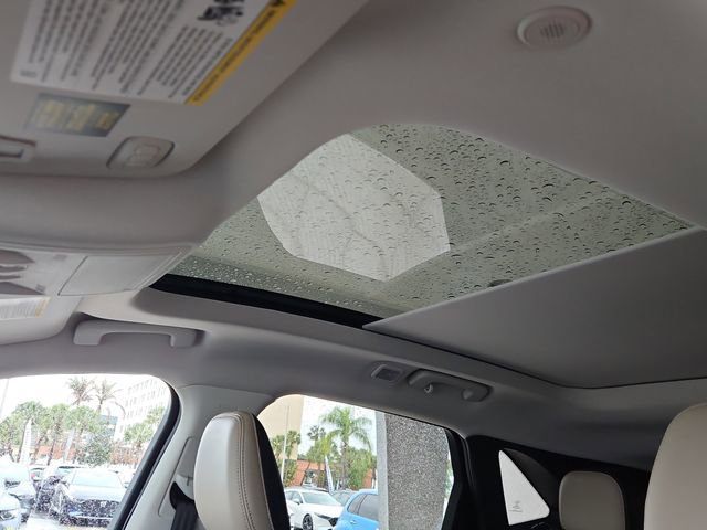 Used 2021 Ford Escape Titanium image 34