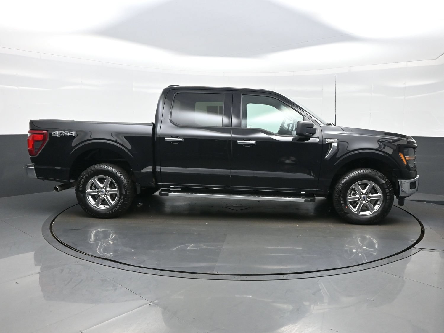 Used 2025 Ford F150 XLT w/ Equipment Group 301A Standard AWD/4WD image 7