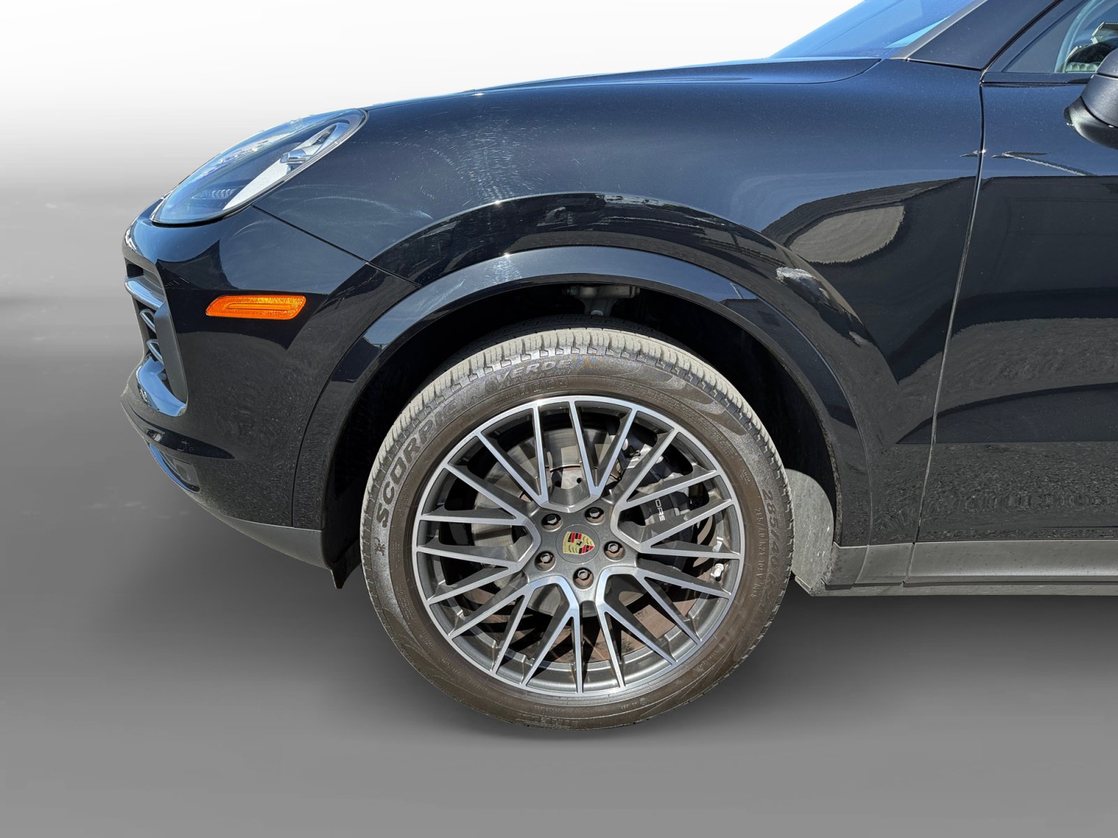 Used 2023 Porsche Cayenne Platinum Edition AWD/4WD image 9