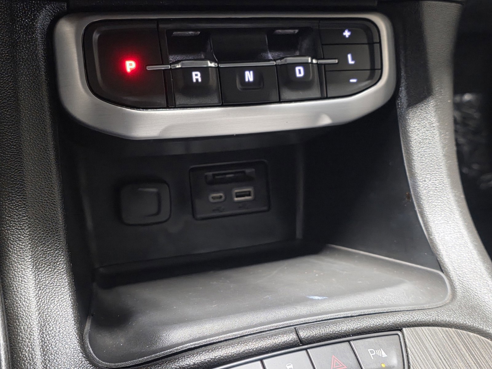 Used 2023 GMC Acadia SLT image 31