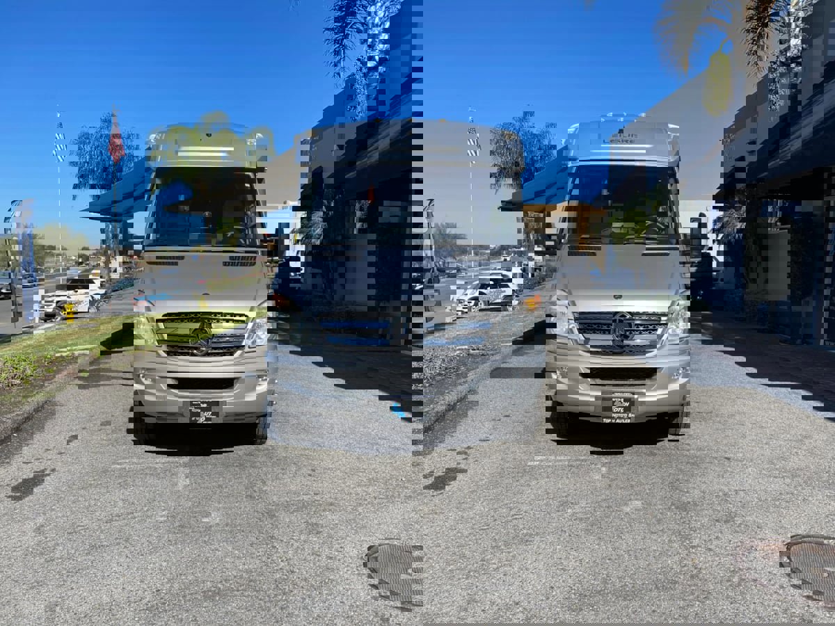 Used 2013 Mercedes-Benz Sprinter 3500 image 2