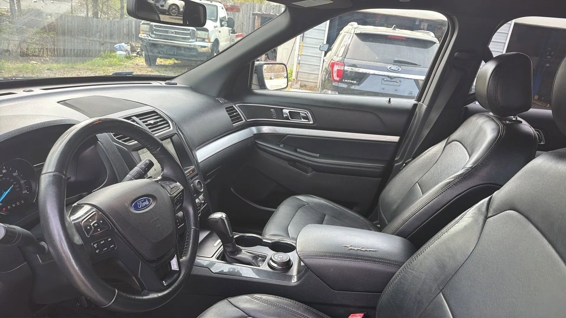 Used 2017 Ford Explorer XLT w/ Equipment Group 202A image 28