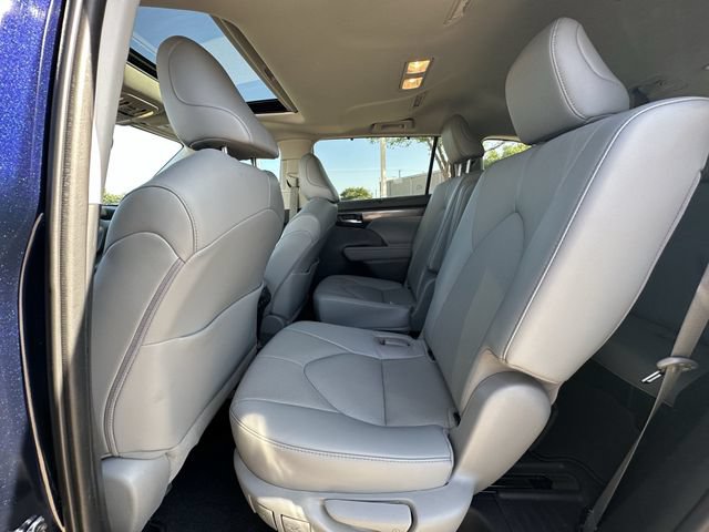 Used 2022 Toyota Highlander Limited AWD/4WD image 30