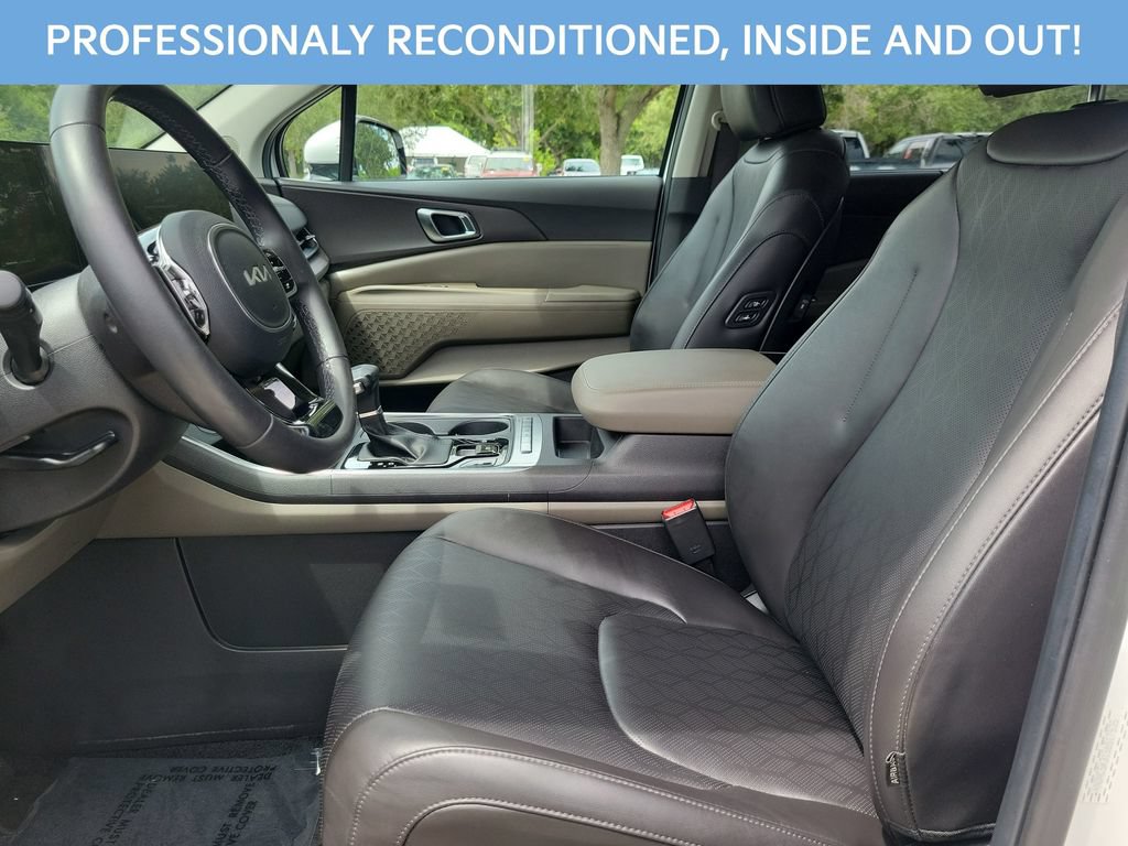 Certified 2025 Kia Carnival EX FWD image 7