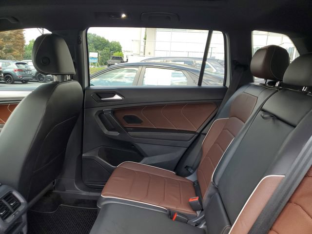 Certified 2024 Volkswagen Tiguan SEL R-Line AWD/4WD image 10