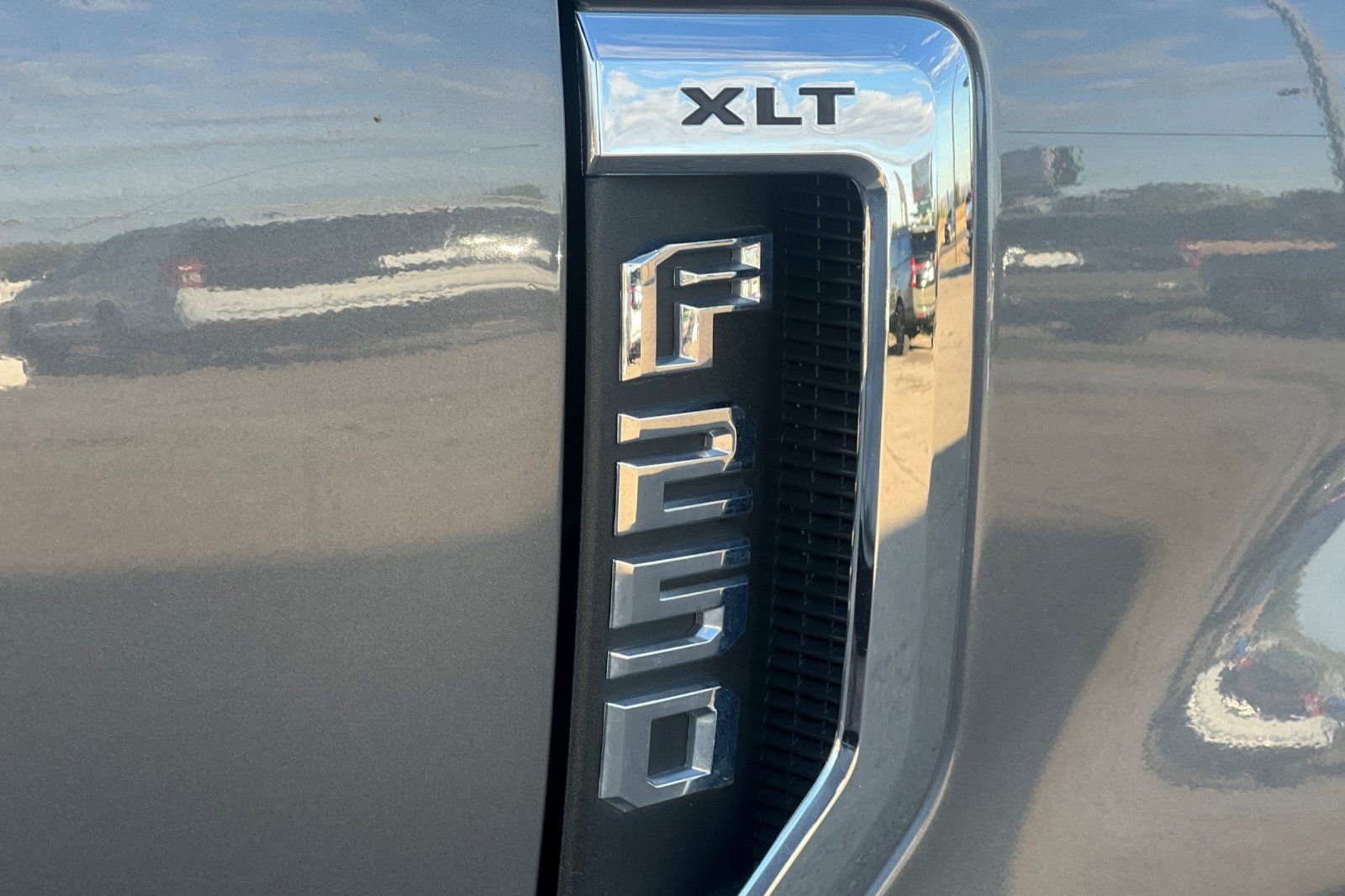 Used 2022 Ford F250 XLT w/ FX4 Off-Road Package image 26