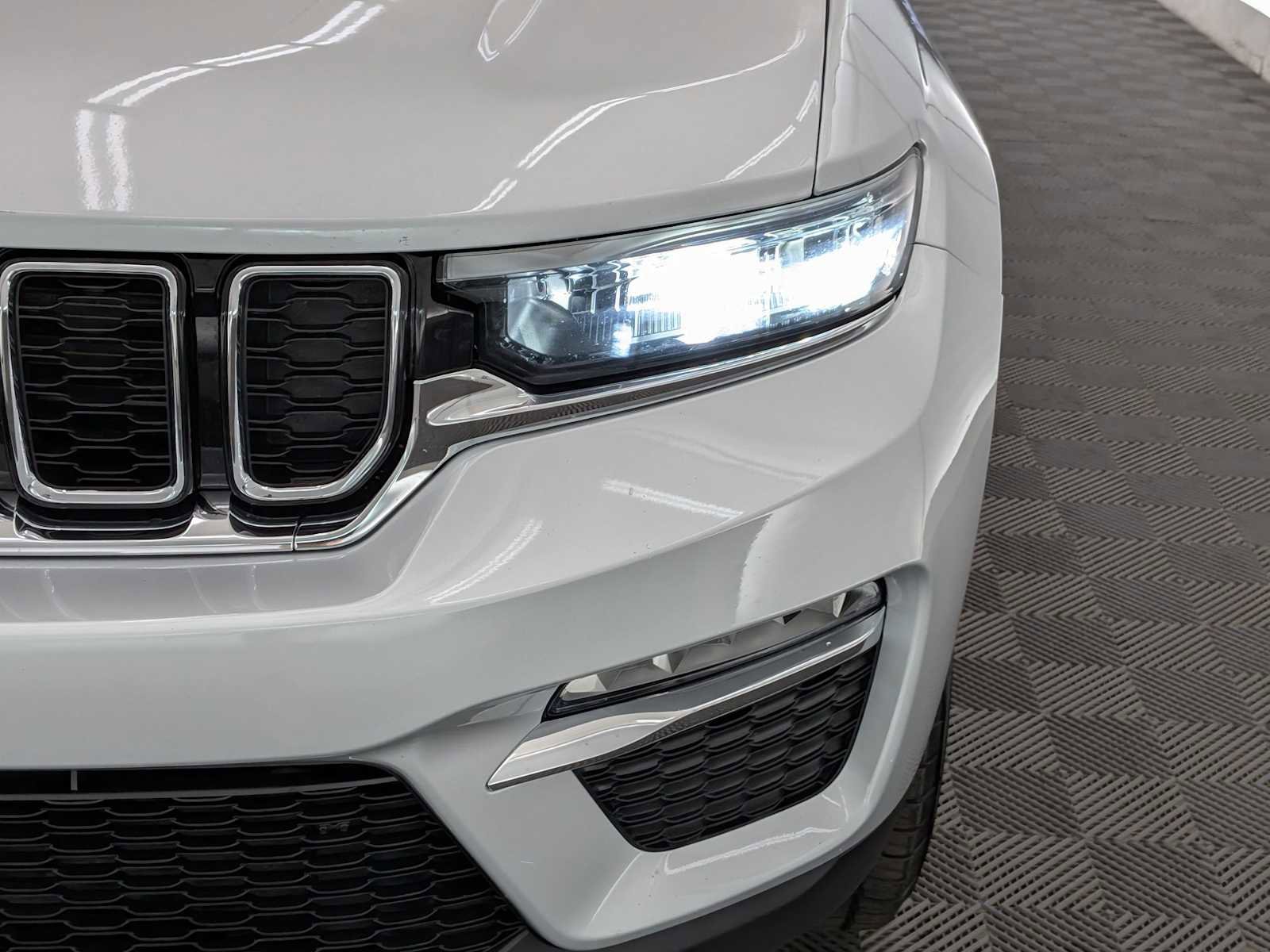 Used 2024 Jeep Grand Cherokee Limited 4xe image 11