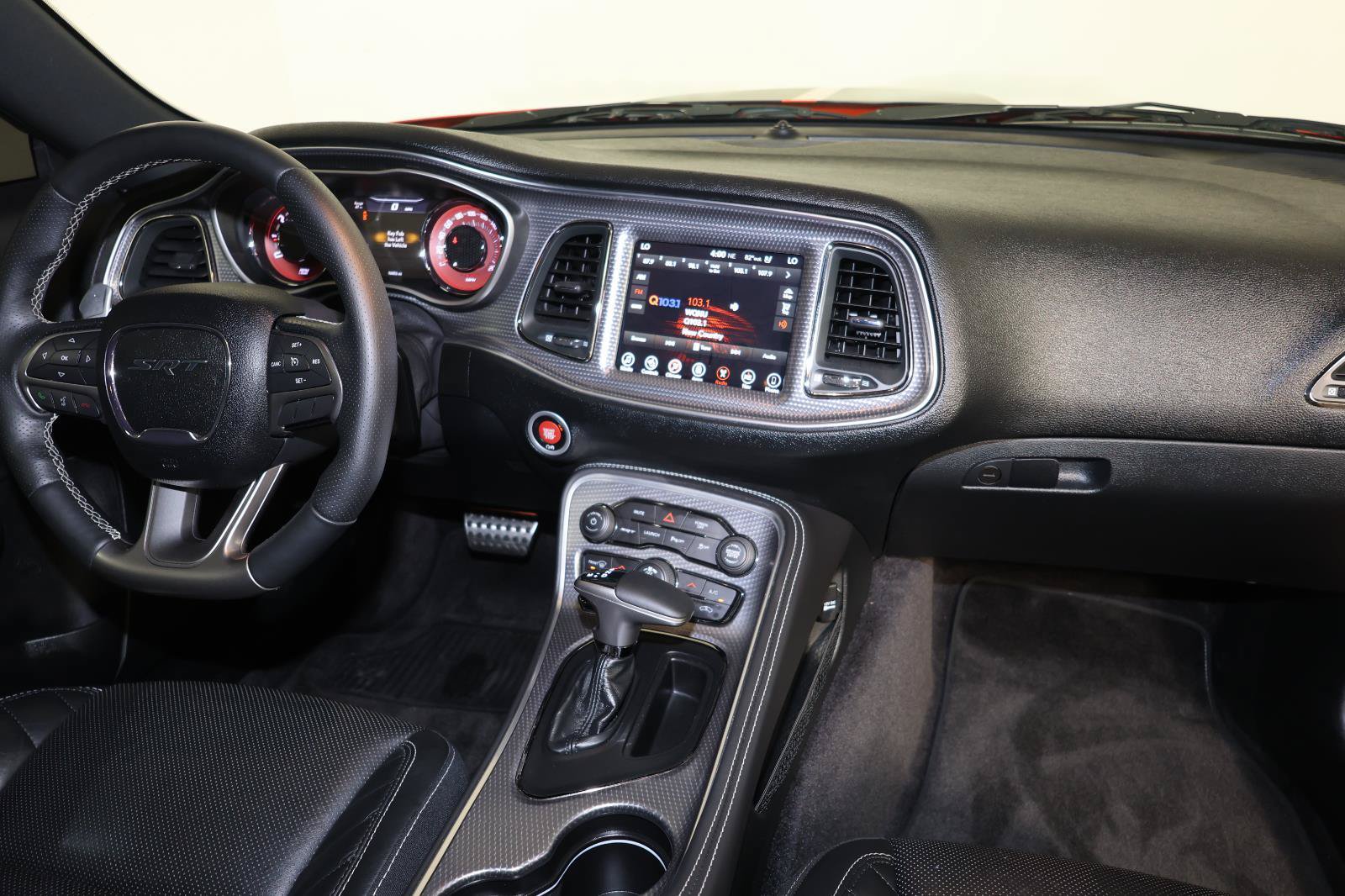 Used 2017 Dodge Challenger SRT Hellcat RWD image 10