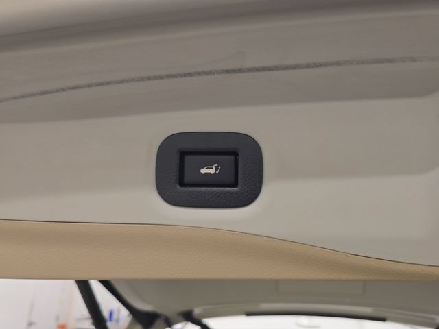 Used 2019 Nissan Rogue SL w/ Premium Package FWD image 16