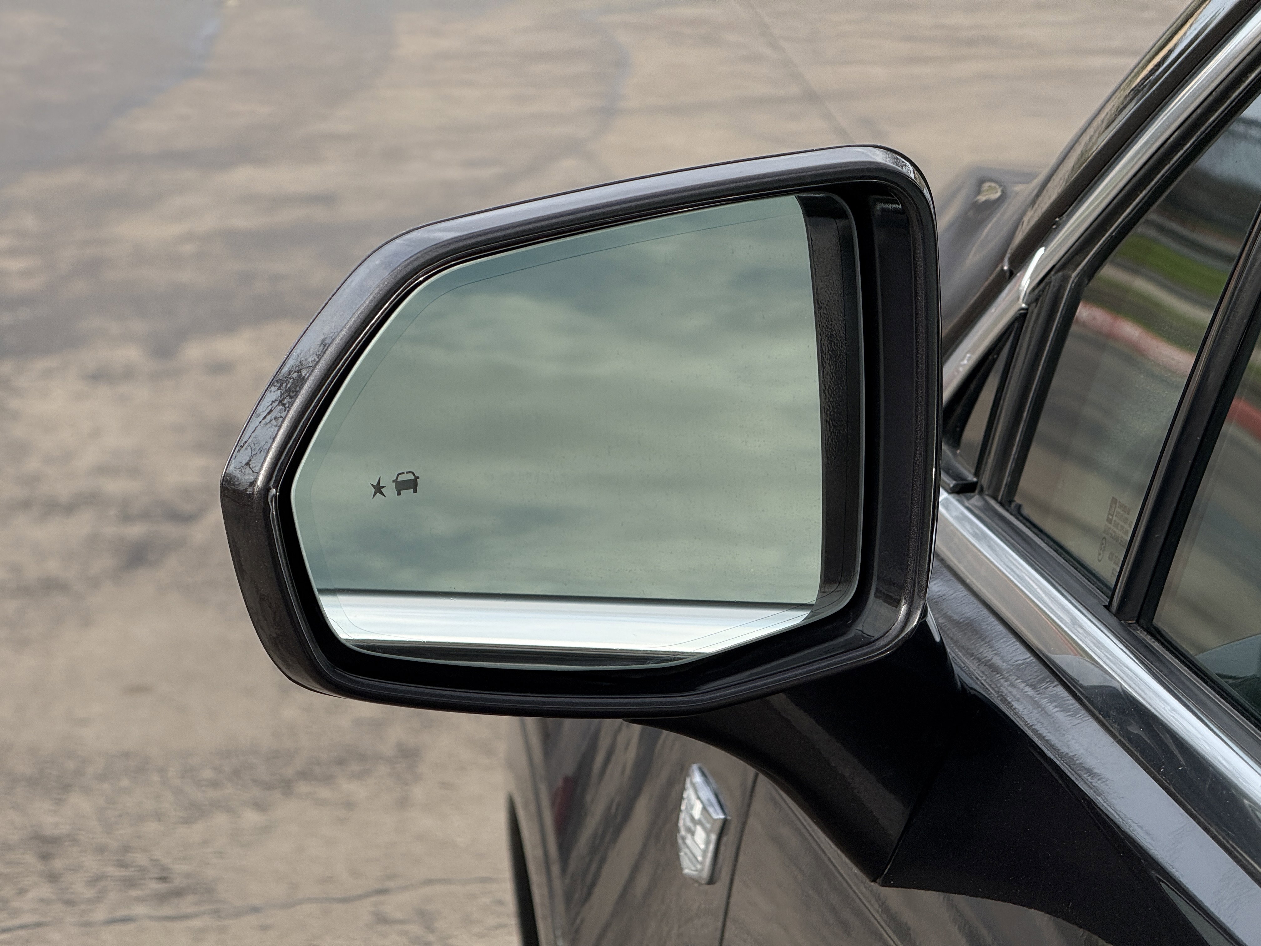 Used 2017 Cadillac XT5 Luxury w/ Driver Awareness Package FWD image 13