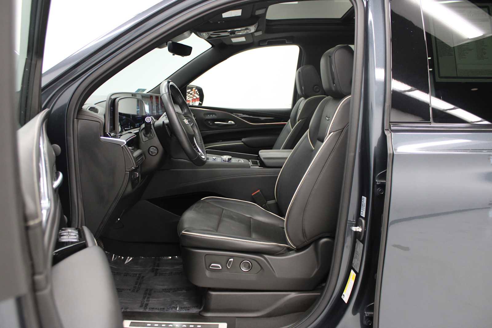 Certified 2021 Cadillac Escalade Sport w/ Driver Assist Tech Package image 19