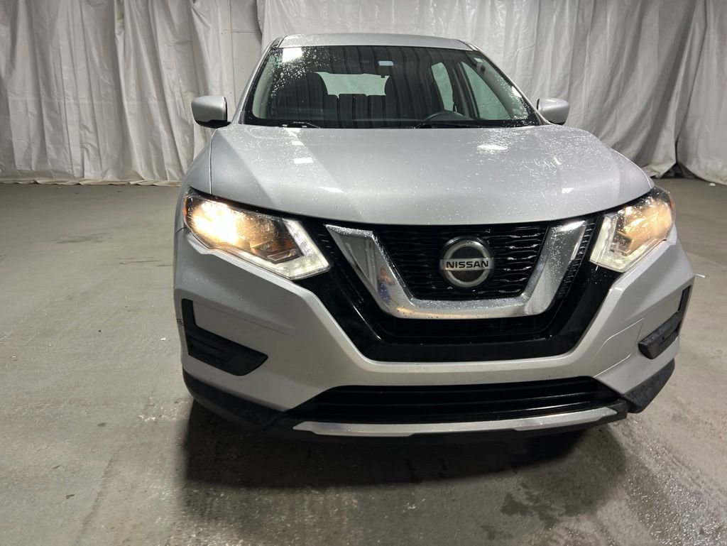 Used 2020 Nissan Rogue S FWD image 2