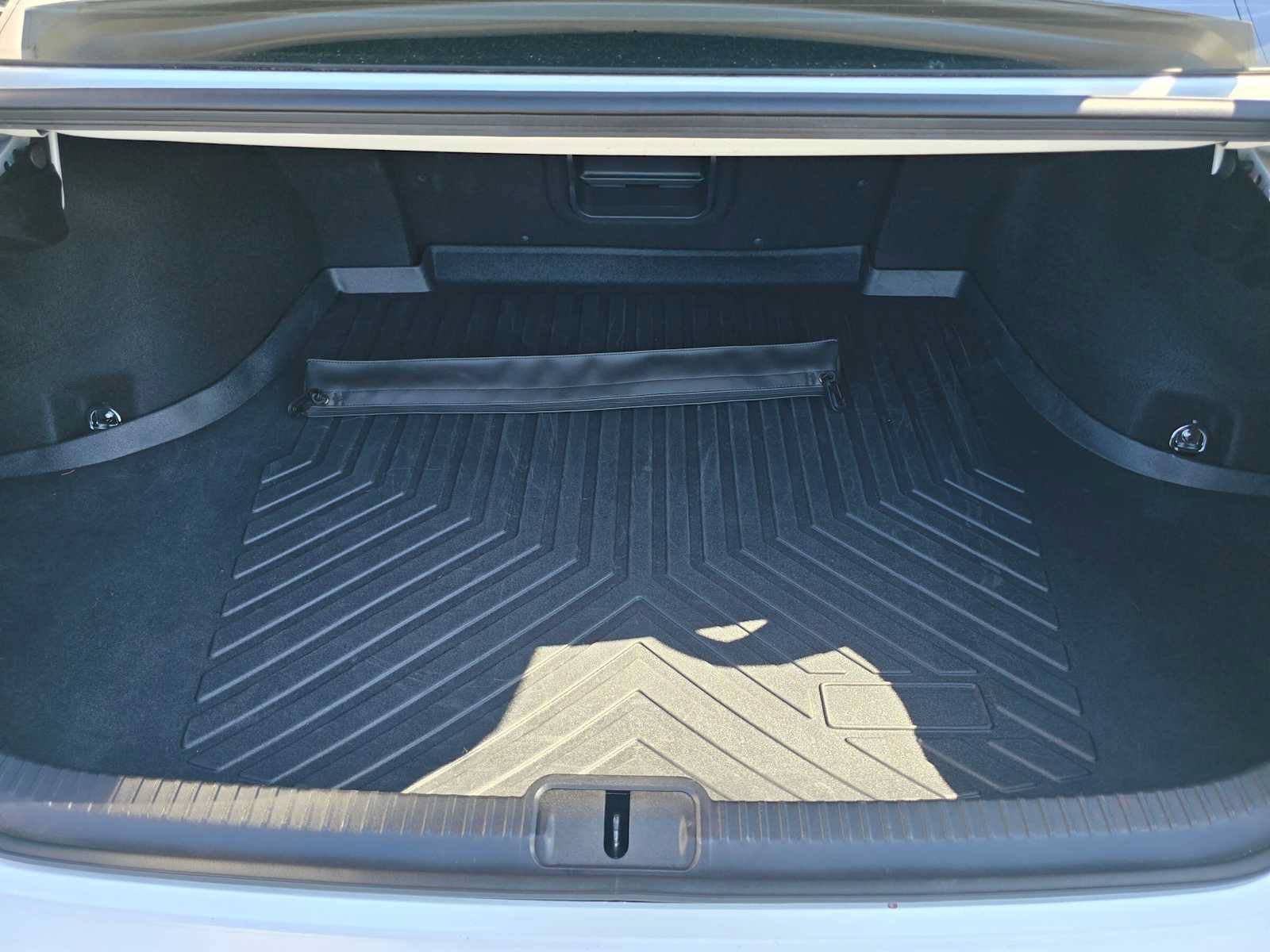 Used 2021 Lexus ES 300h w/ Accessory Package 2 FWD image 14