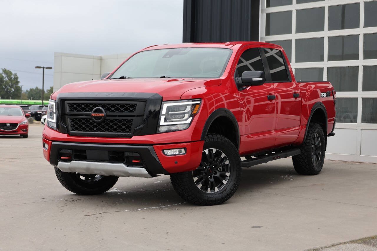 Used 2021 Nissan Titan PRO-4X w/ Pro-4x Convenience Package AWD/4WD image 3