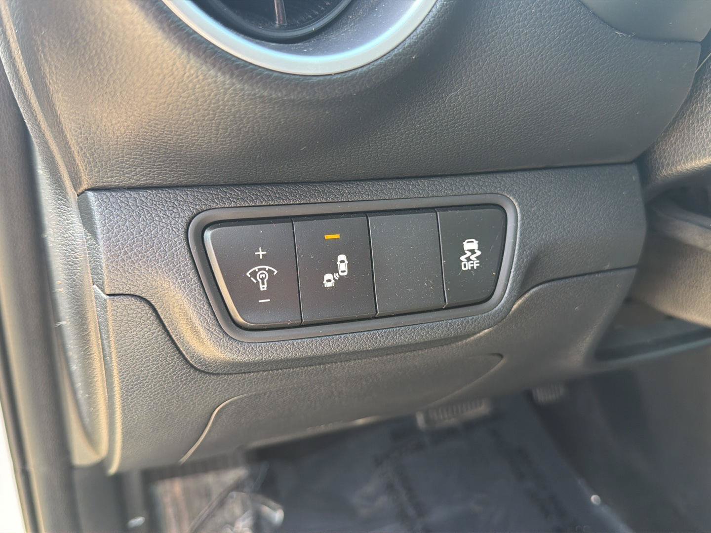 Used 2024 Kia Forte LXS w/ LXS Technology Package FWD image 19