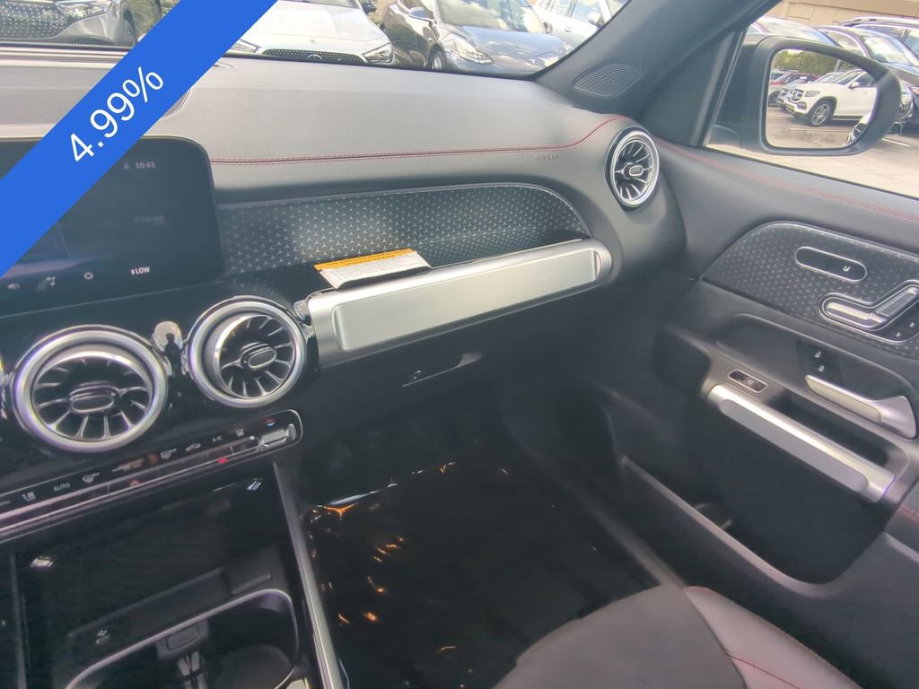 Used 2024 Mercedes-Benz EQB 300 4MATIC image 4