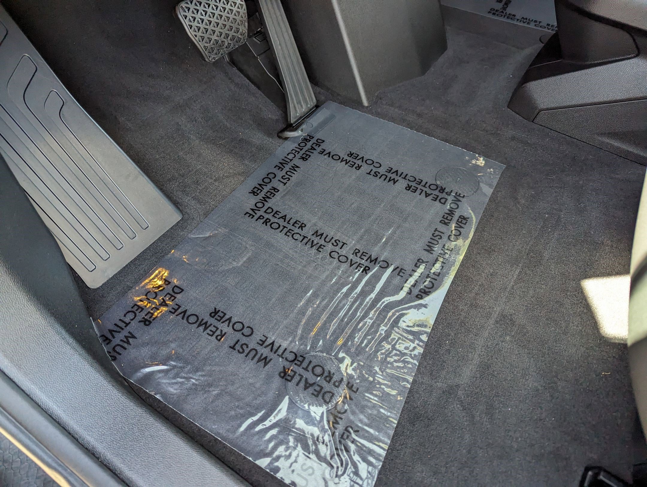 Used 2025 BMW iX xDrive50 w/ Premium Package image 17