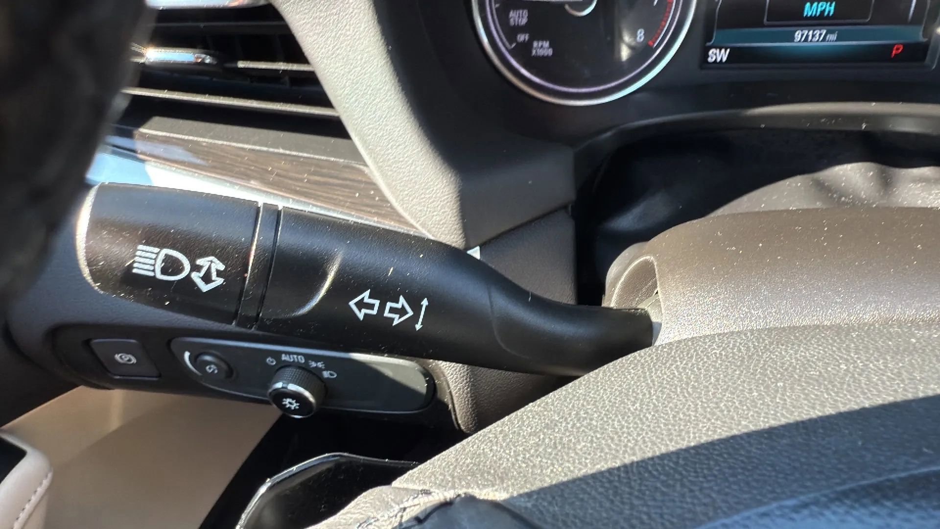 Used 2019 Buick Enclave Essence image 14