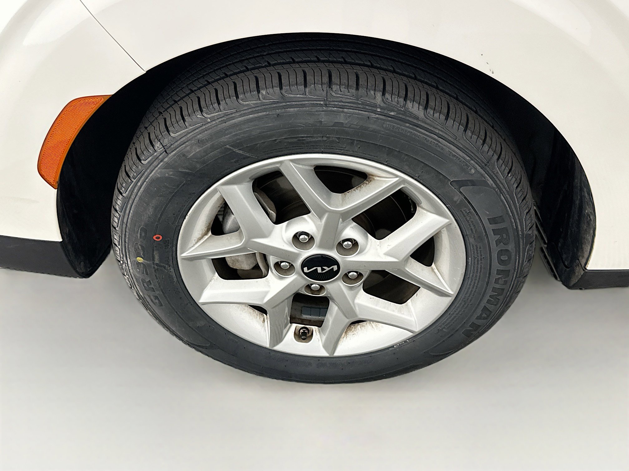 Used 2025 Kia Soul LX w/ LX Technology Package FWD image 11