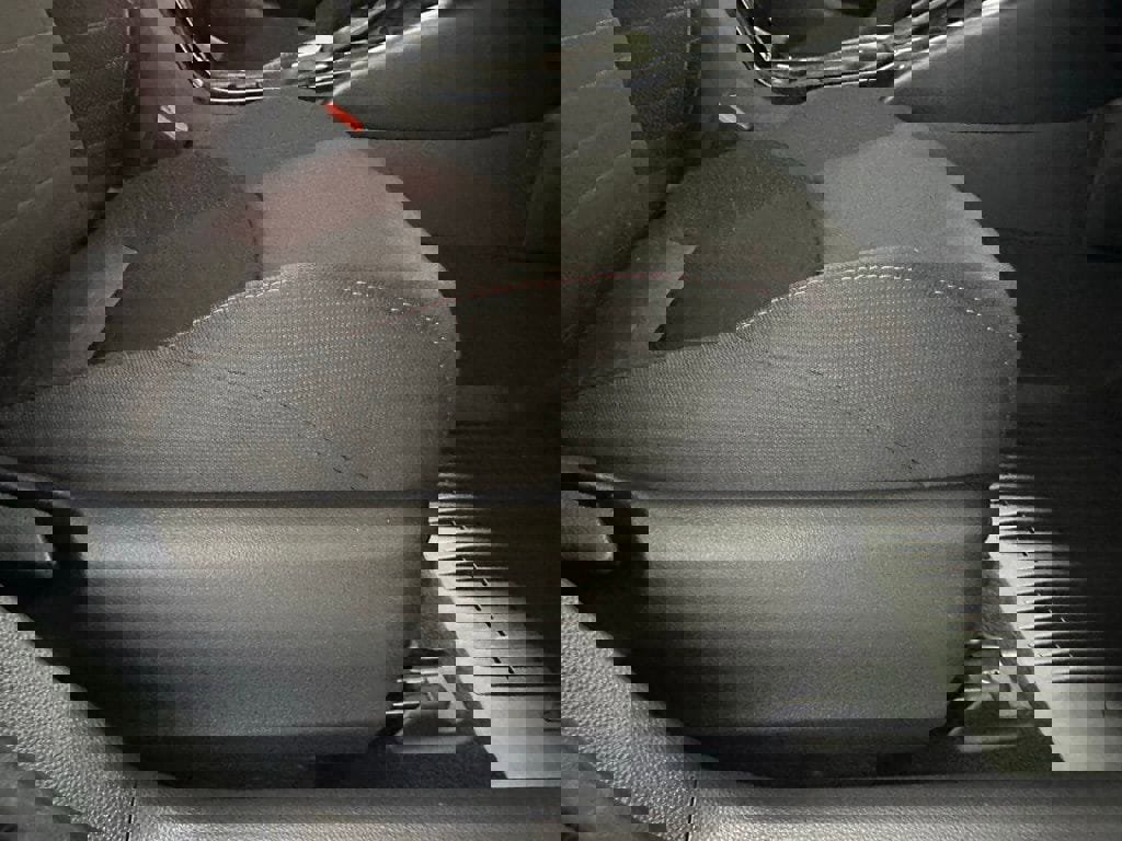 Used 2025 Toyota Corolla SE image 58