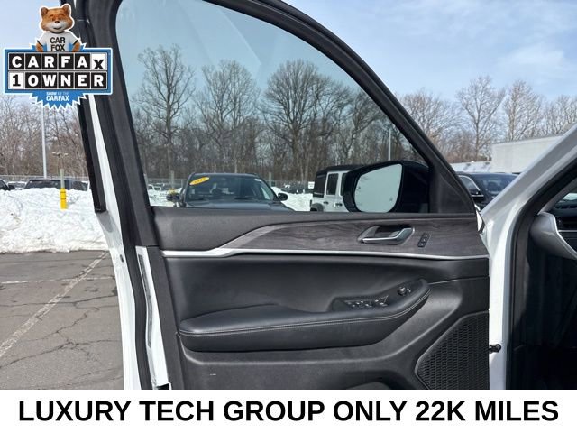 Used 2023 Jeep Grand Cherokee Limited w/ Luxury Tech Group II image 35