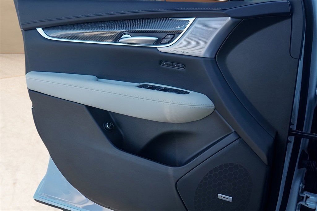 New 2026 Cadillac XT5 Sportv w/ LPO, Floor Liner Package image 18