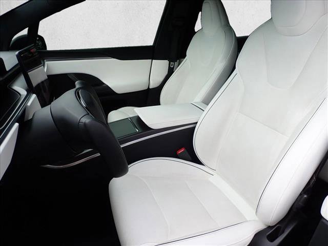 Used 2022 Tesla Model X Plaid image 13