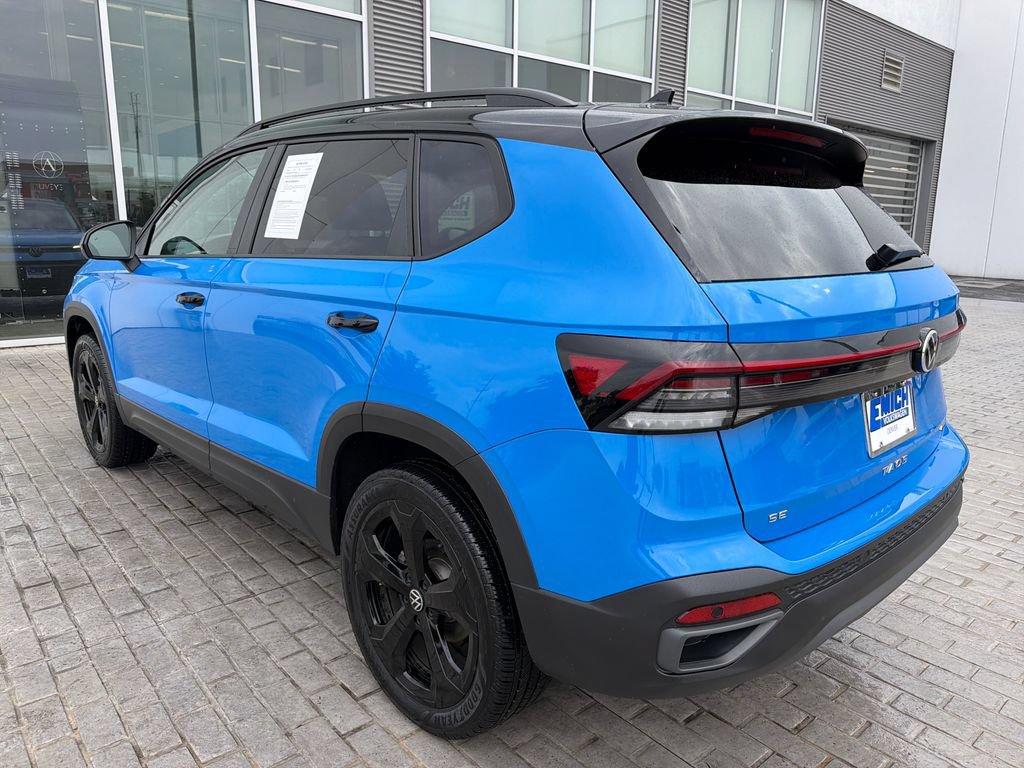 Certified 2025 Volkswagen Taos SE AWD/4WD image 5