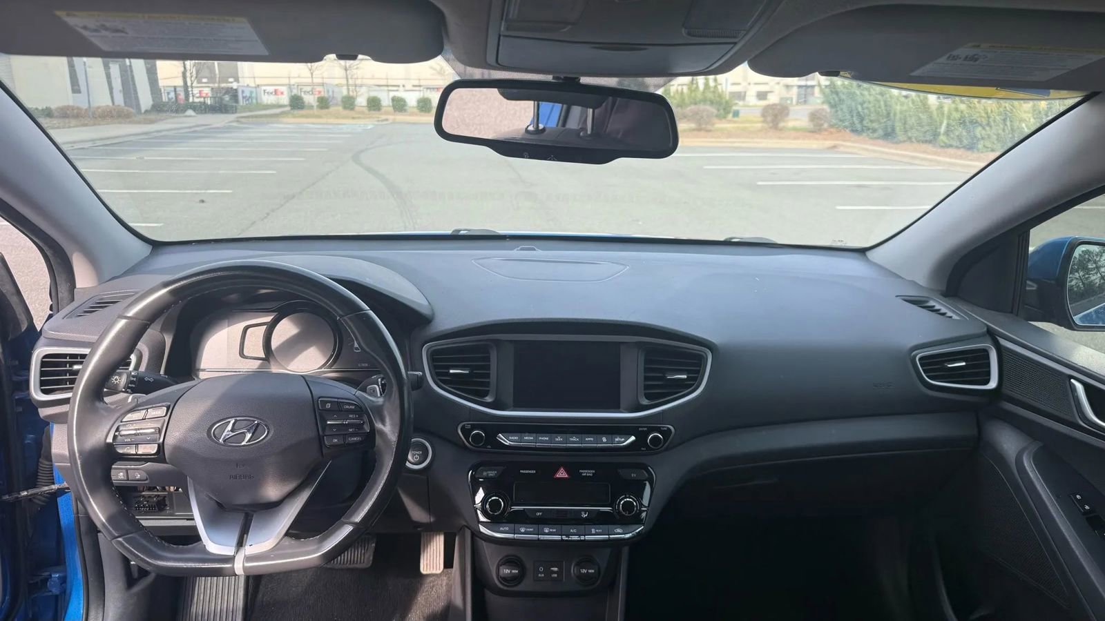 Used 2018 Hyundai Ioniq Electric FWD image 11