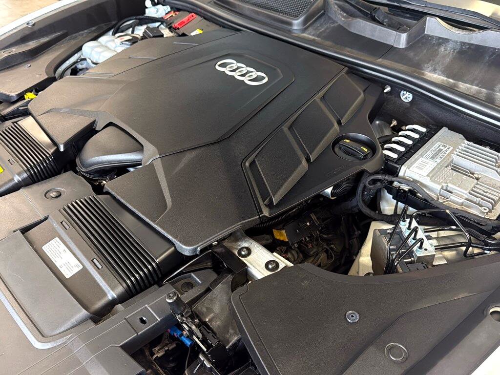 Used 2019 Audi Q8 Prestige image 24