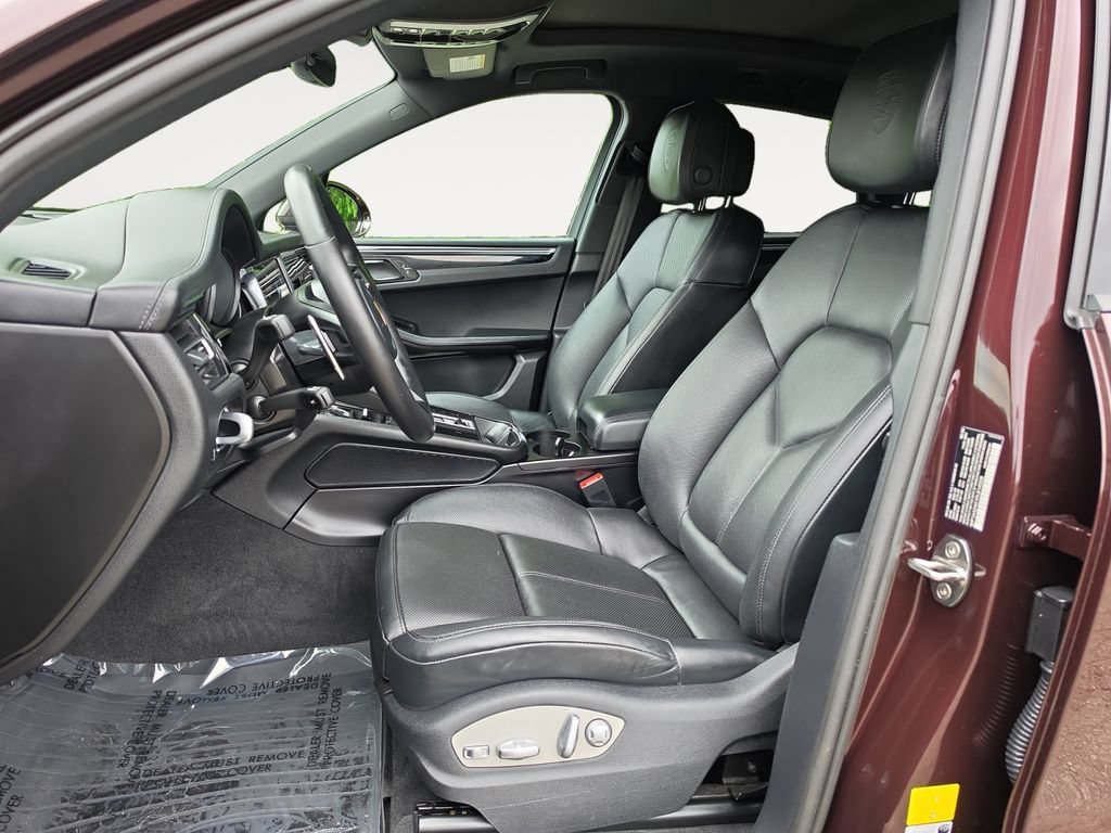Used 2023 Porsche Macan AWD/4WD image 9