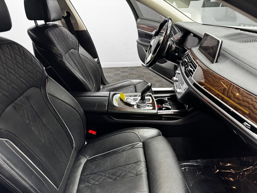 Used 2021 BMW 750i xDrive image 55