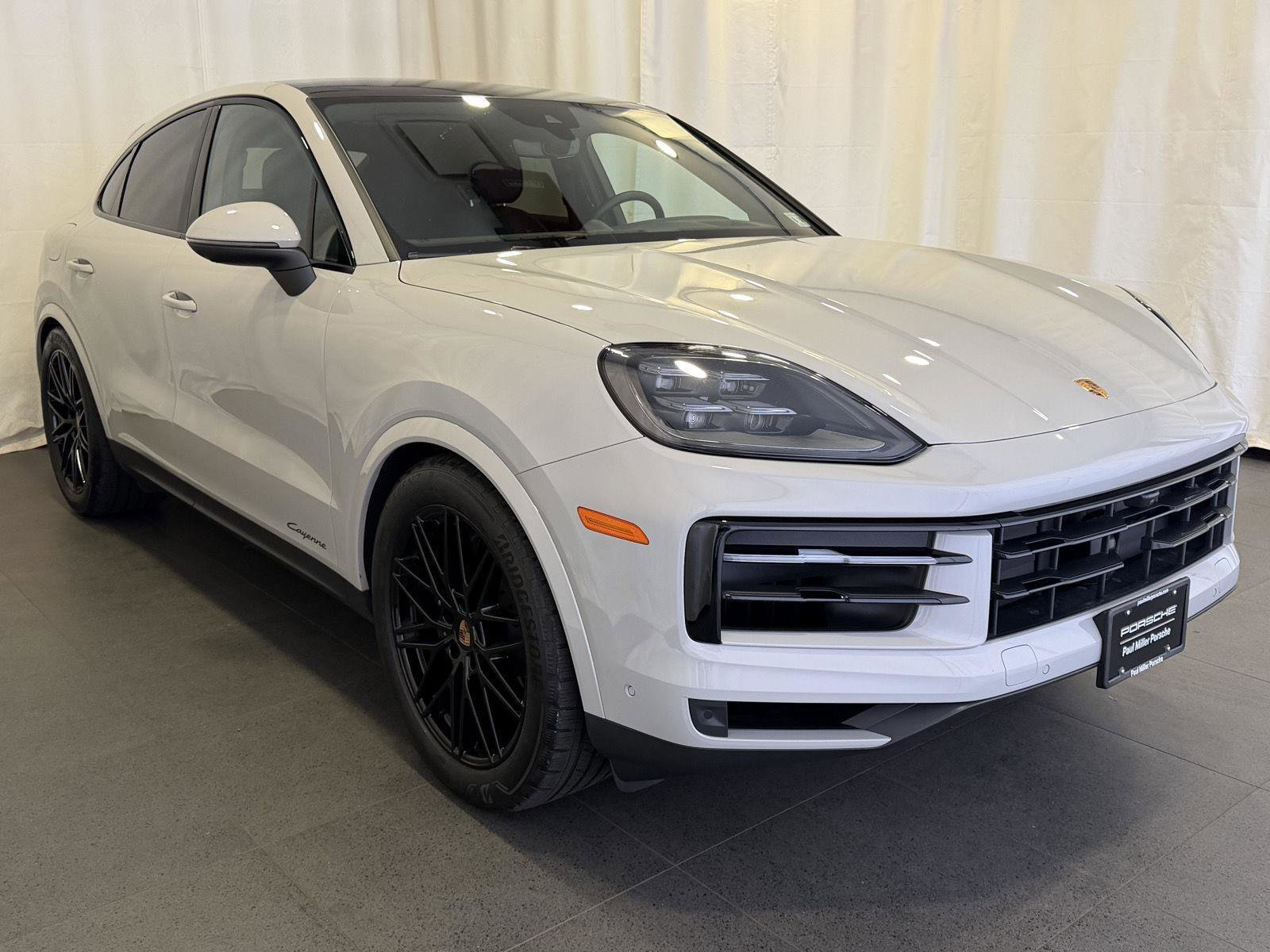 Certified 2025 Porsche Cayenne Coupe image 7