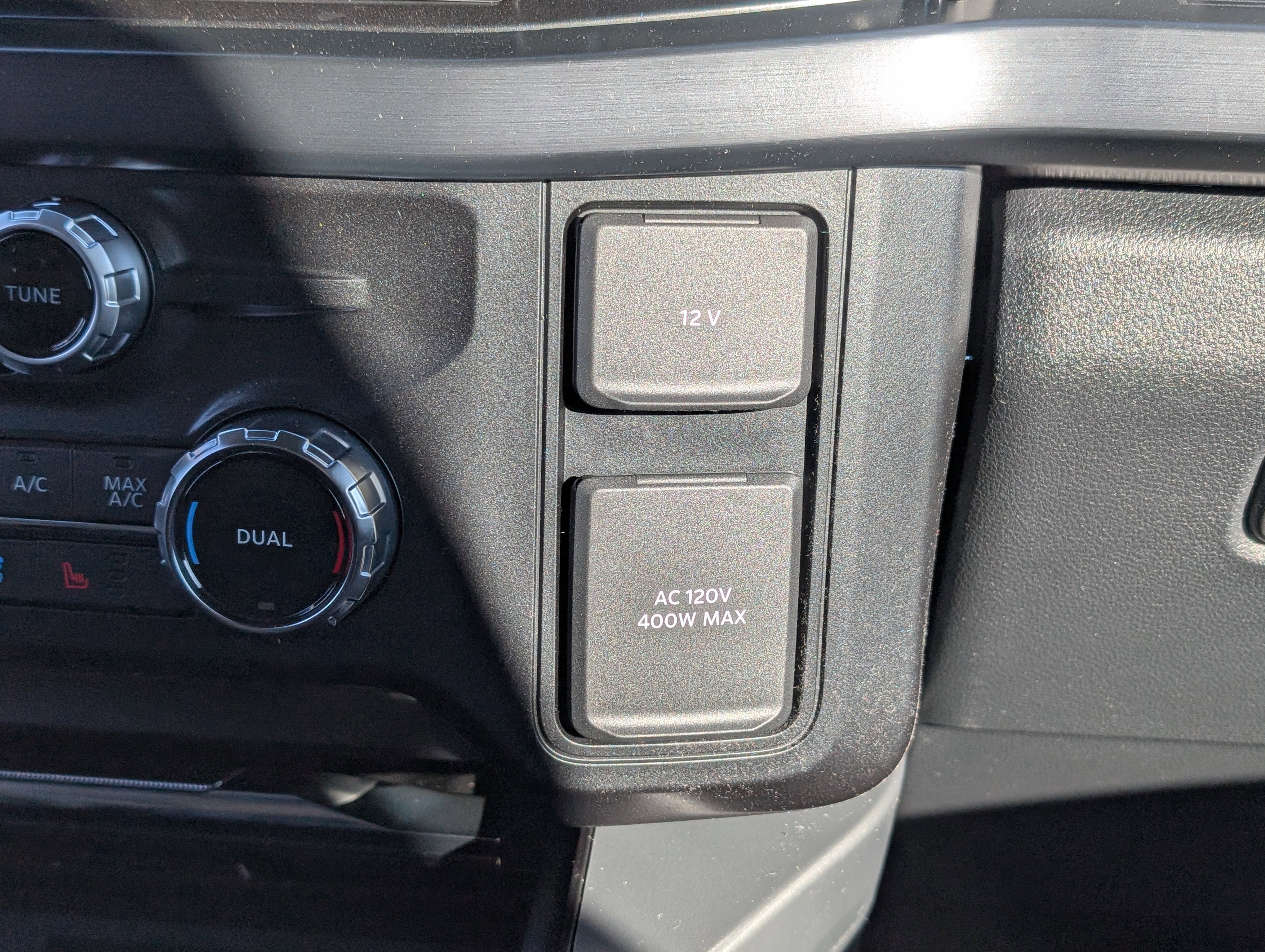 New 2026 Ford F250 Lariat w/ Black Appearance Package image 25