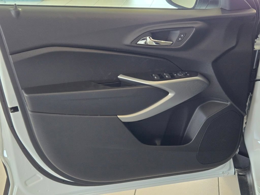 New 2026 Chevrolet Trax RS w/ Driver Confidence Package FWD image 18