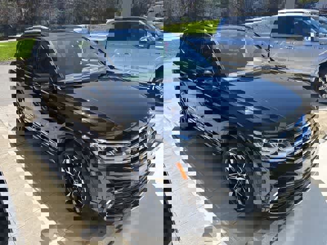 Certified 2022 Volkswagen Tiguan SEL R-Line image 3