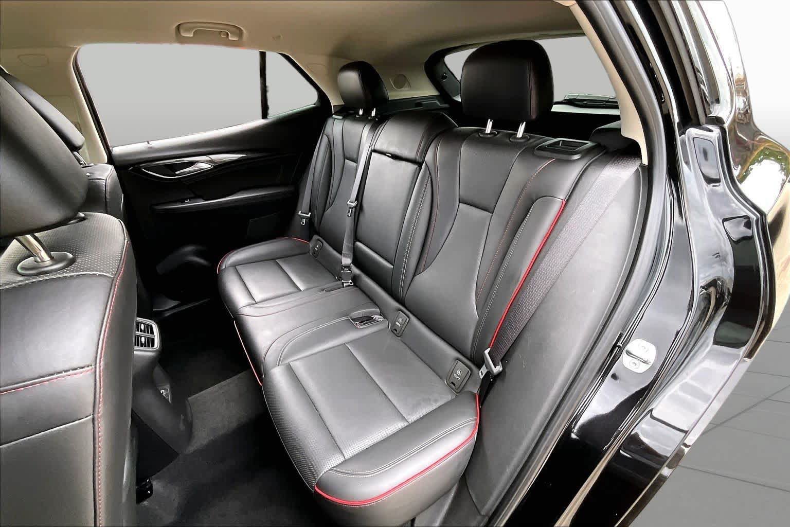 Used 2022 Buick Envision Essence w/ Sport Touring Package FWD image 21