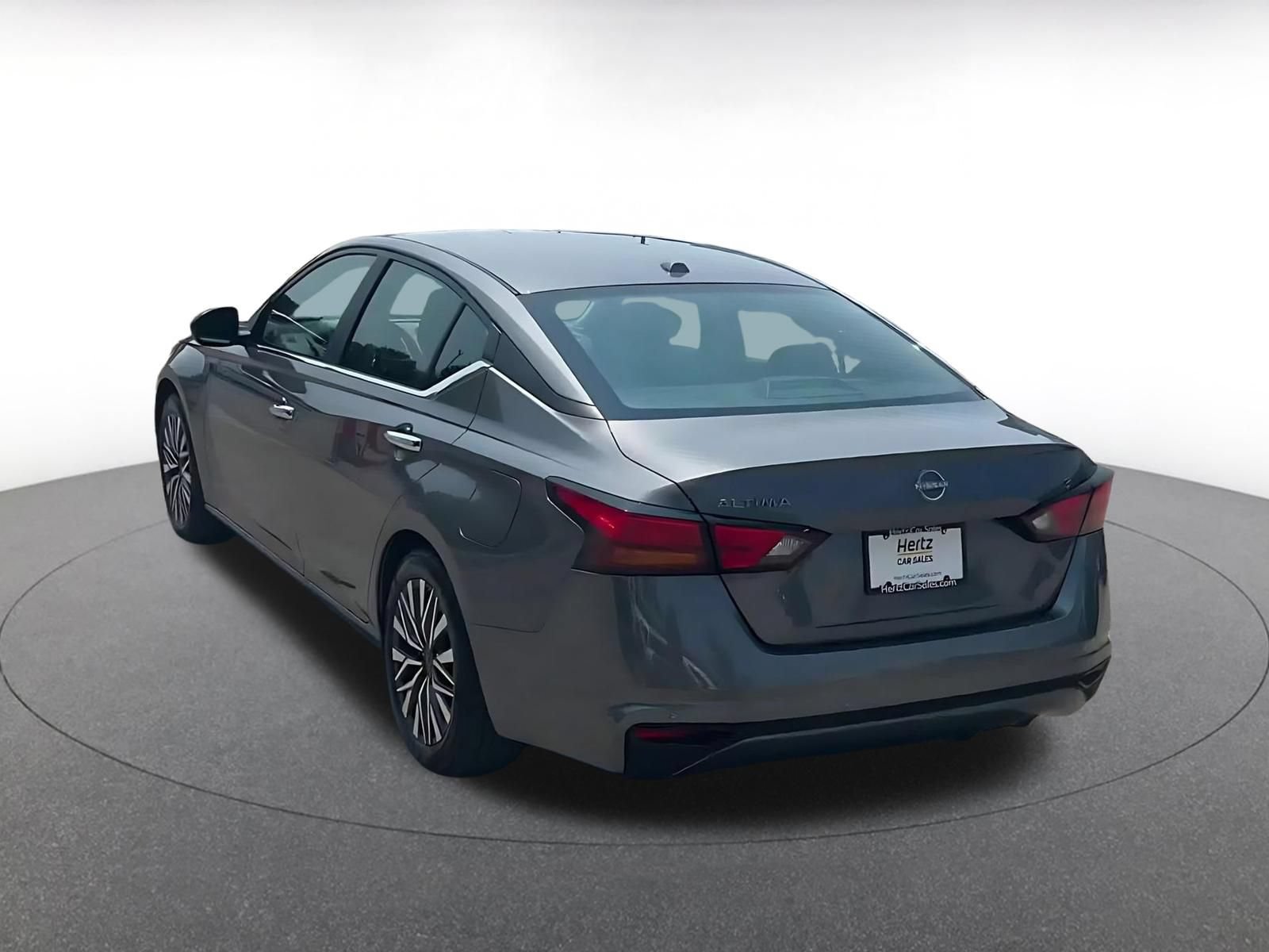 Used 2025 Nissan Altima 2.5 SV FWD image 11
