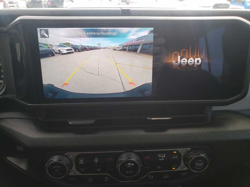 Used 2024 Jeep Gladiator Sport image 11