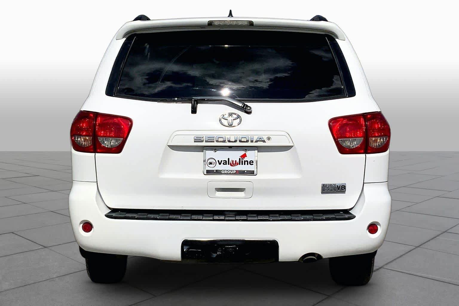 Used 2017 Toyota Sequoia SR5 RWD image 5