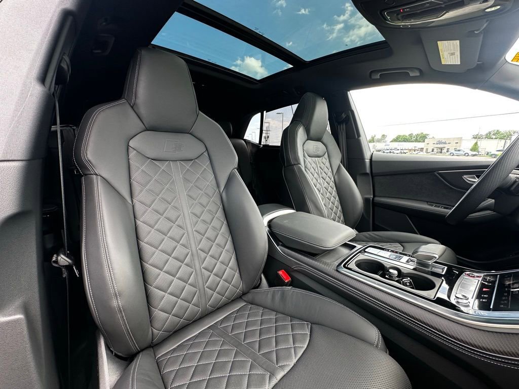 New 2026 Audi SQ8 Premium Plus AWD/4WD image 33