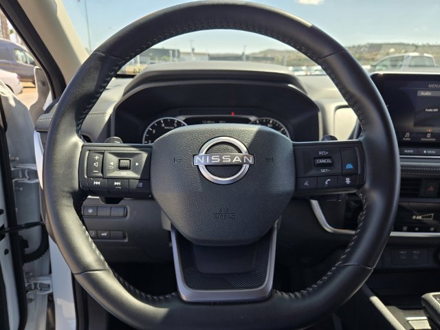 Used 2025 Nissan Rogue SV FWD image 19