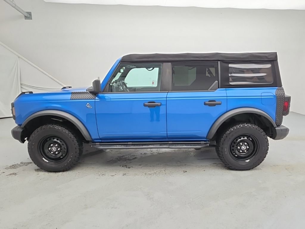 Used 2022 Ford Bronco Black Diamond image 8