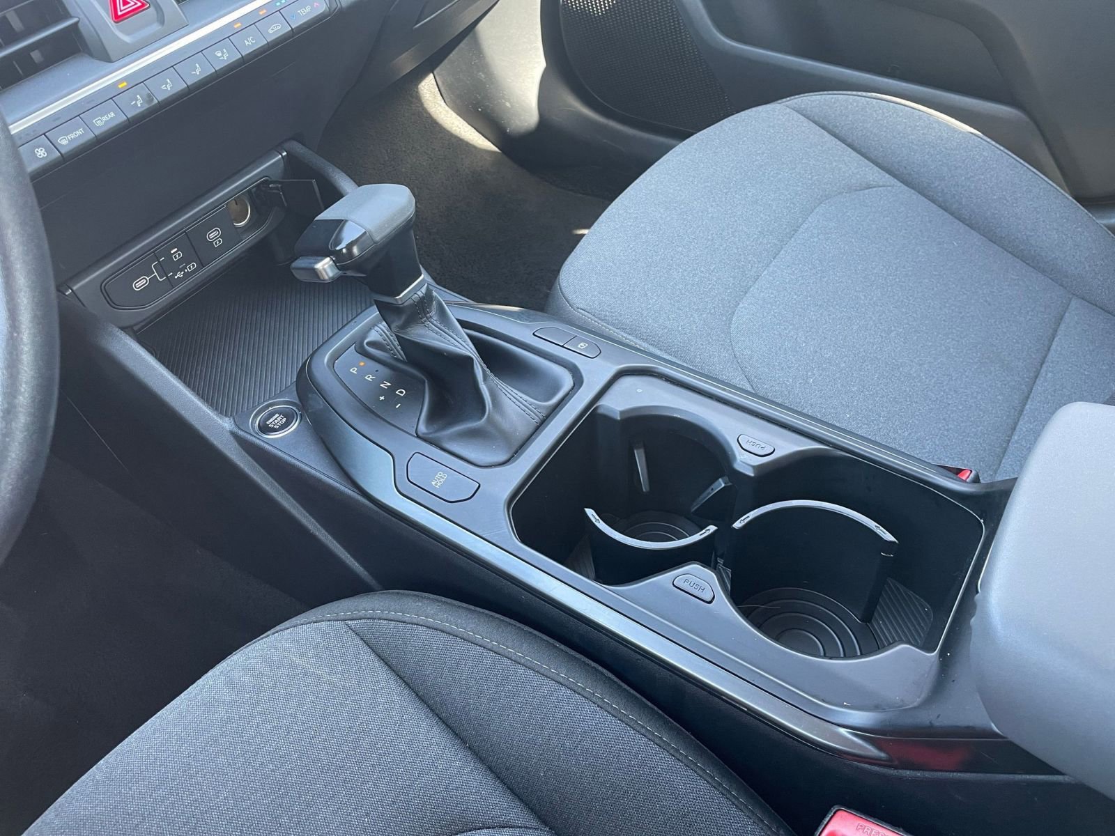 Used 2025 Kia K4 LXS image 40