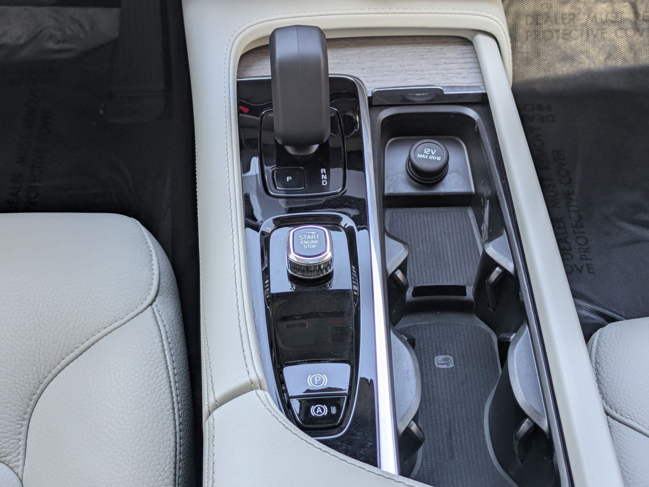 Used 2024 Volvo XC90 T8 Plus w/ Protection Package Premier image 25