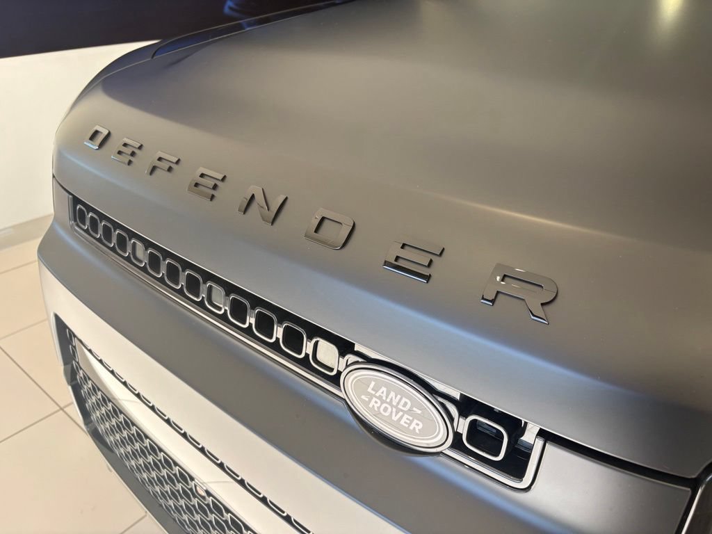New 2026 Land Rover Defender 110 AWD/4WD image 11