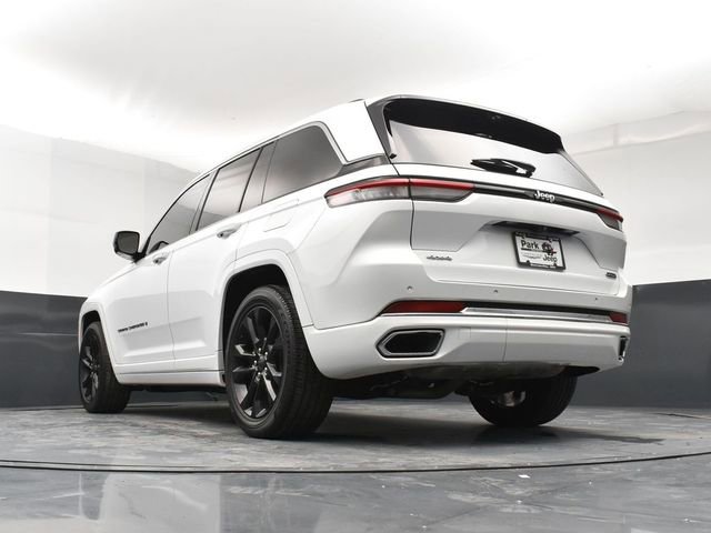 Used 2023 Jeep Grand Cherokee Overland w/ Adv Protech Group III AWD/4WD image 22